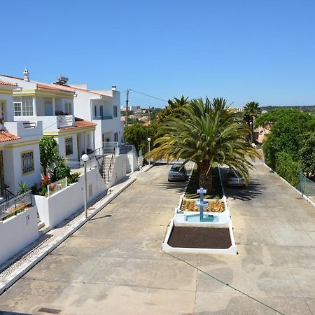 Villa Belinha - Guest House Quarteira Exterior photo